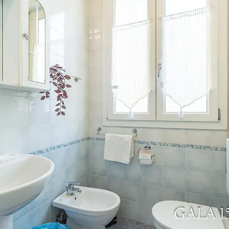 Galaxy 158 One Fiera With Free Parking Bologna