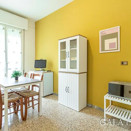 Galaxy 158 One Fiera With Free Parking Apartment