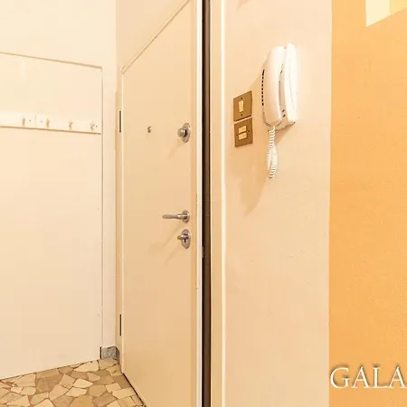 Galaxy 158 One Fiera With Free Parking *