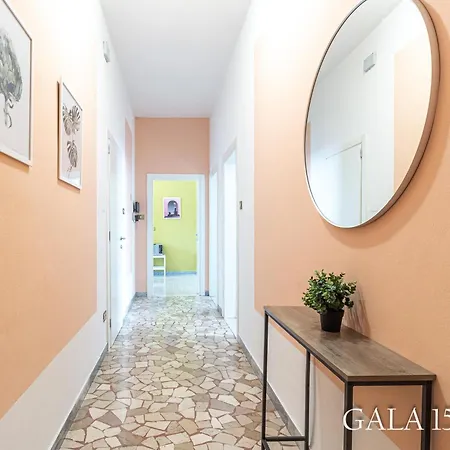 Апартаменты Galaxy 158 One Fiera With Free Parking