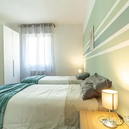 Galaxy 158 One Fiera With Free Parking Apartament *