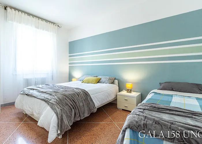 Galaxy 158 One Fiera With Free Parking شقة بولونيا