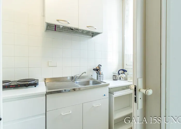 Galaxy 158 One Fiera With Free Parking * بولونيا