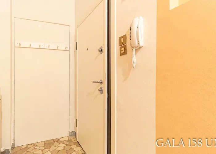 Galaxy 158 One Fiera With Free Parking *