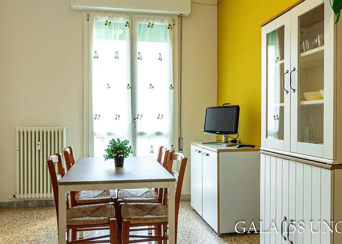 Galaxy 158 One Fiera With Free Parking * بولونيا